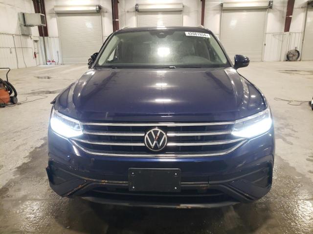  VOLKSWAGEN TIGUAN 2023 Синий