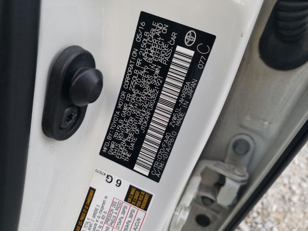 JTDKARFUXG3521921 2016 Toyota Prius