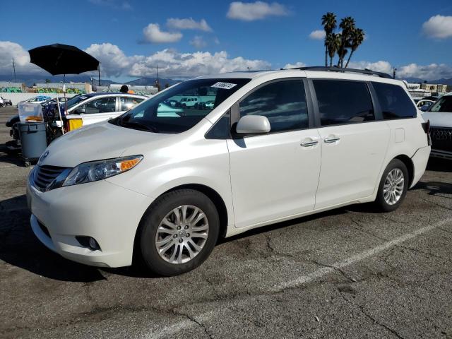 2017 Toyota Sienna XLE