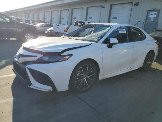 Lot #2375839501 2024 TOYOTA CAMRY SE N salvage car