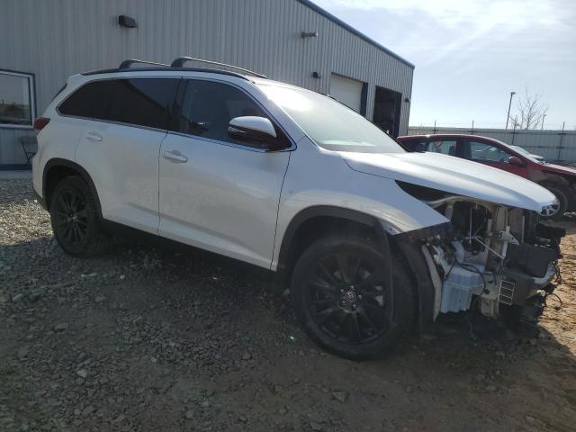 VIN 5TDKZRFH7KS552465 2019 Toyota Highlander, SE no.4