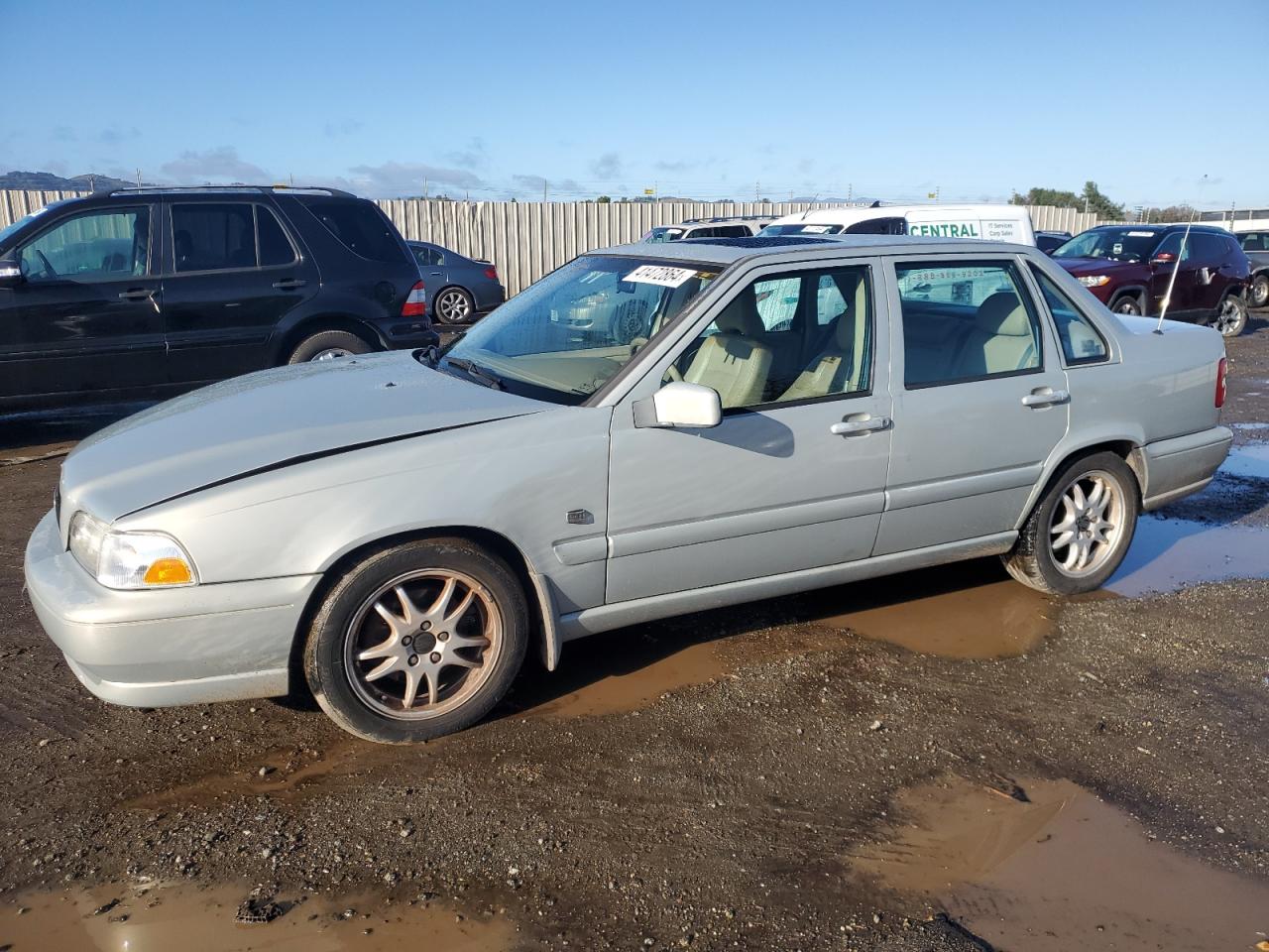 YV1LS56D4Y2661250 2000 Volvo S70 Glt