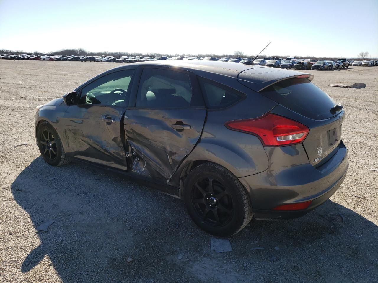 2018 Ford Focus Se vin: 1FADP3K23JL229372