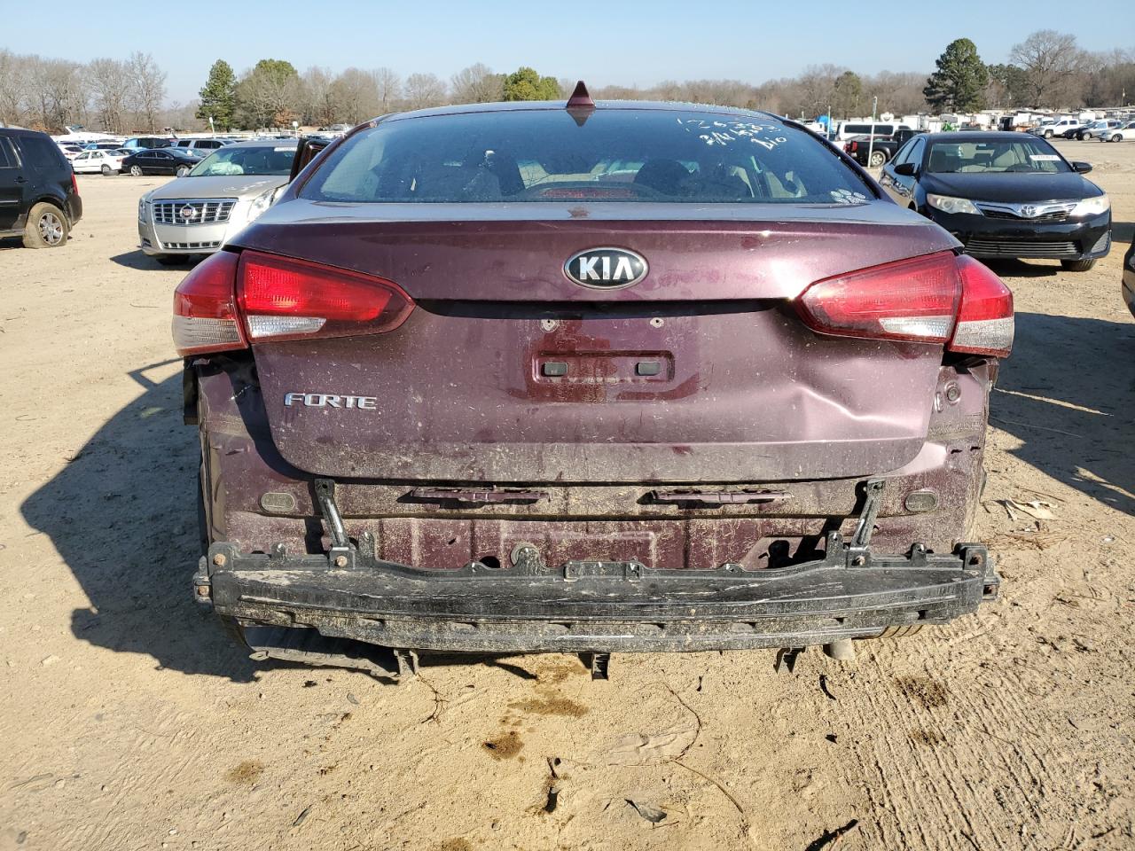 3KPFL4A78JE230012 2018 Kia Forte Lx