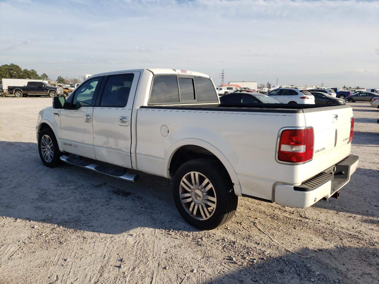 5LTPW16567FJ03840 2007 Lincoln Mark Lt