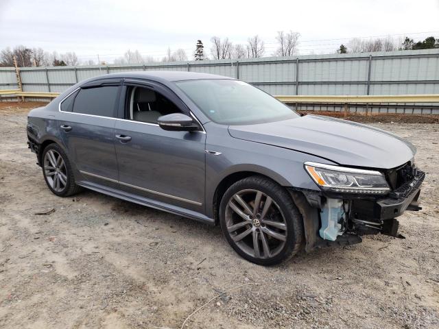 2017 VOLKSWAGEN PASSAT R-L 1VWDT7A3XHC048283
