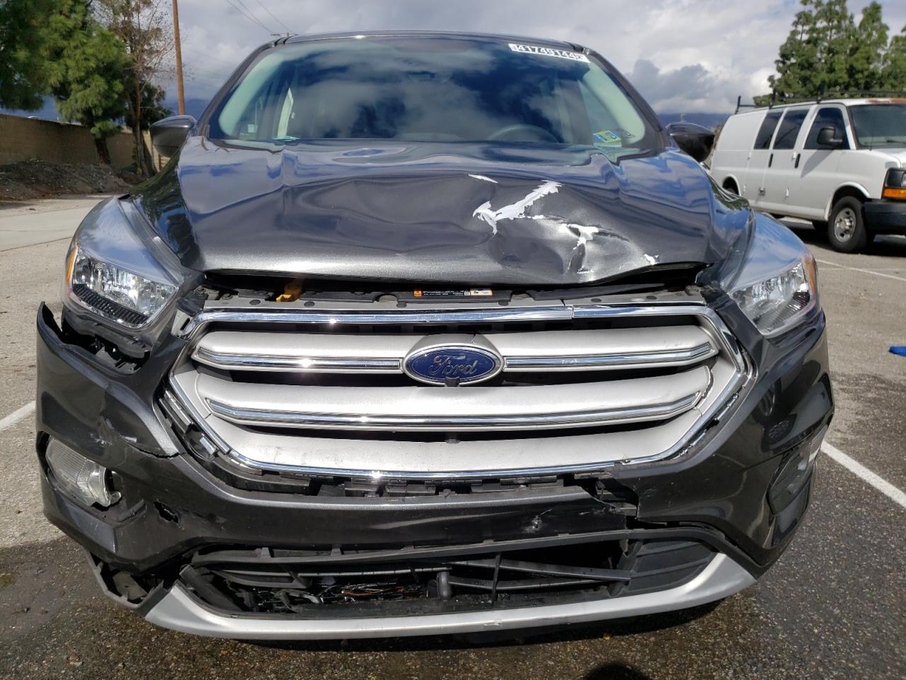 VIN: 1FMCU0GD2KUA28769 2019 FORD ESCAPE