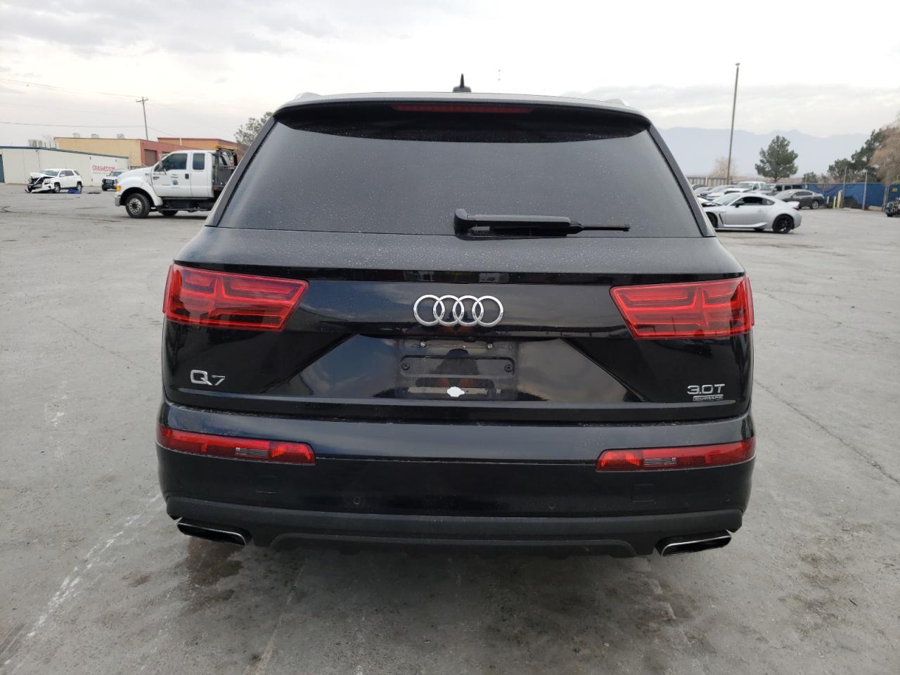 2017 Audi Q7 Premium vin: WA1AAAF76HD003964