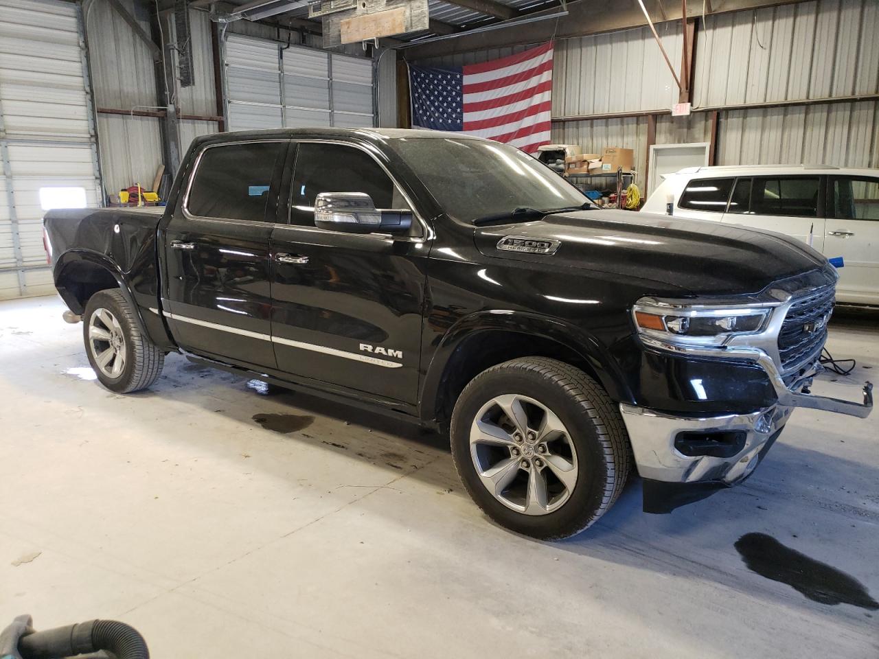 2020 Ram 1500 Limited vin: 1C6SRFHT5LN369046