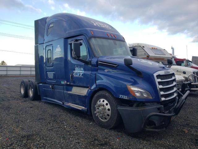 Lot #2455390745 2018 FREIGHTLINER CASCADIA 1 salvage car