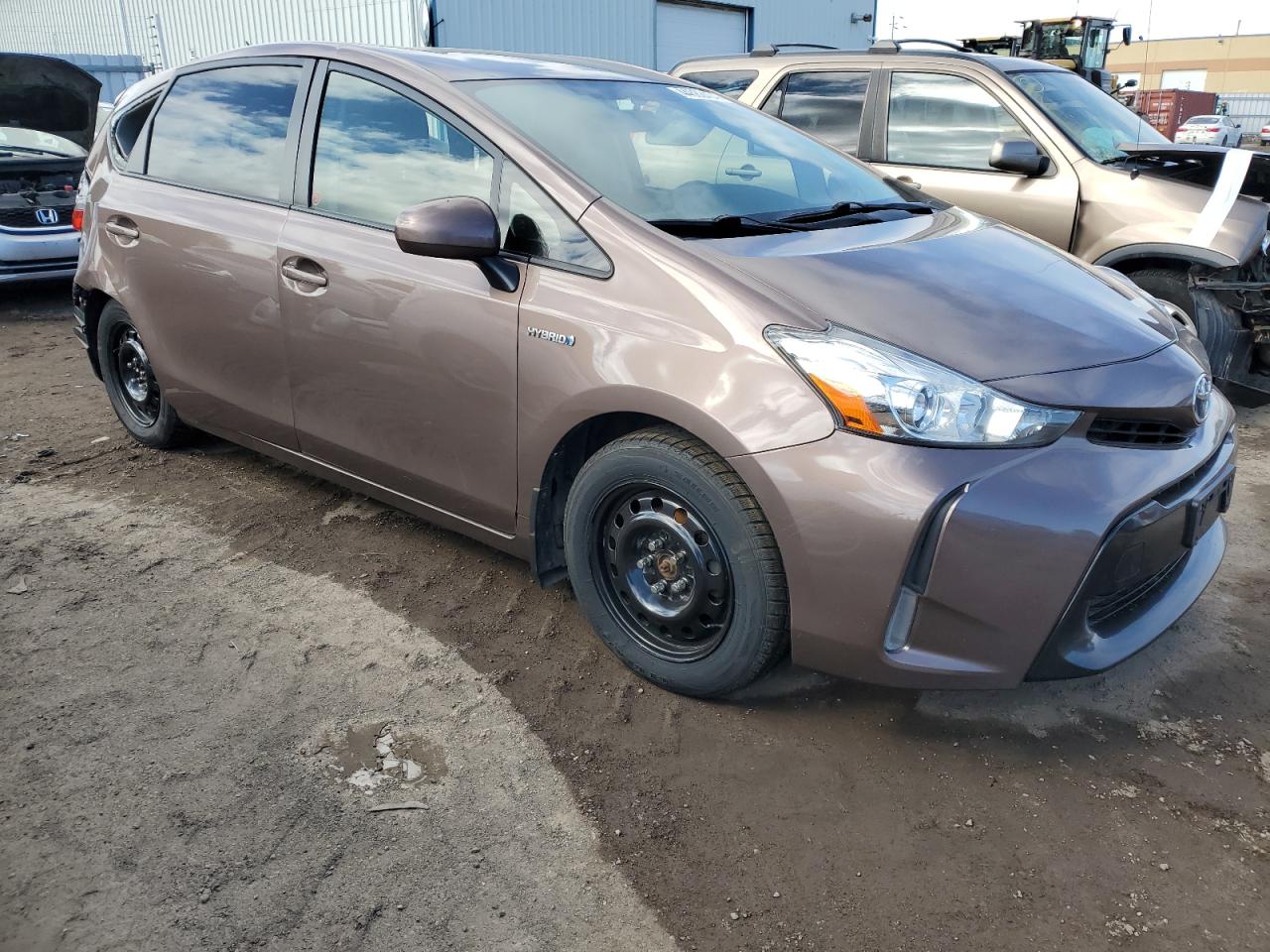 JTDZN3EUXHJ056779 2017 Toyota Prius V