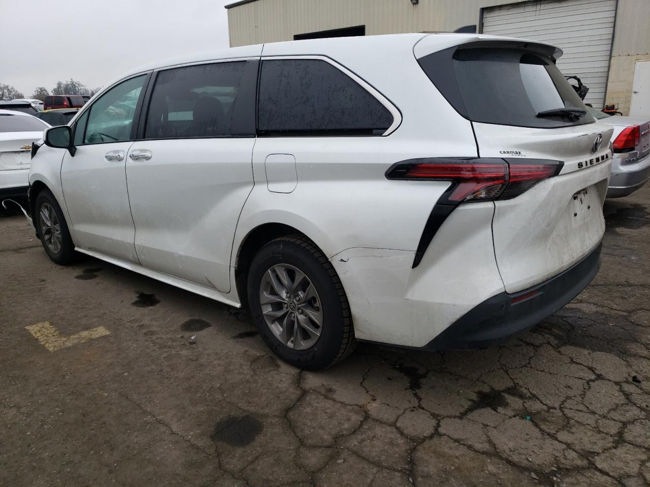 TOYOTA SIENNA XLE