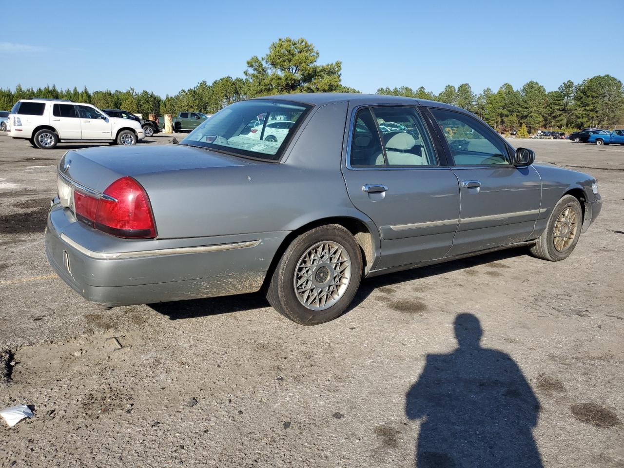 2MEFM74W5YX610512 2000 Mercury Grand Marquis Gs