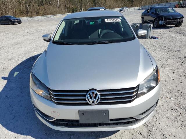 2015 VOLKSWAGEN PASSAT S 1VWAT7A30FC011081