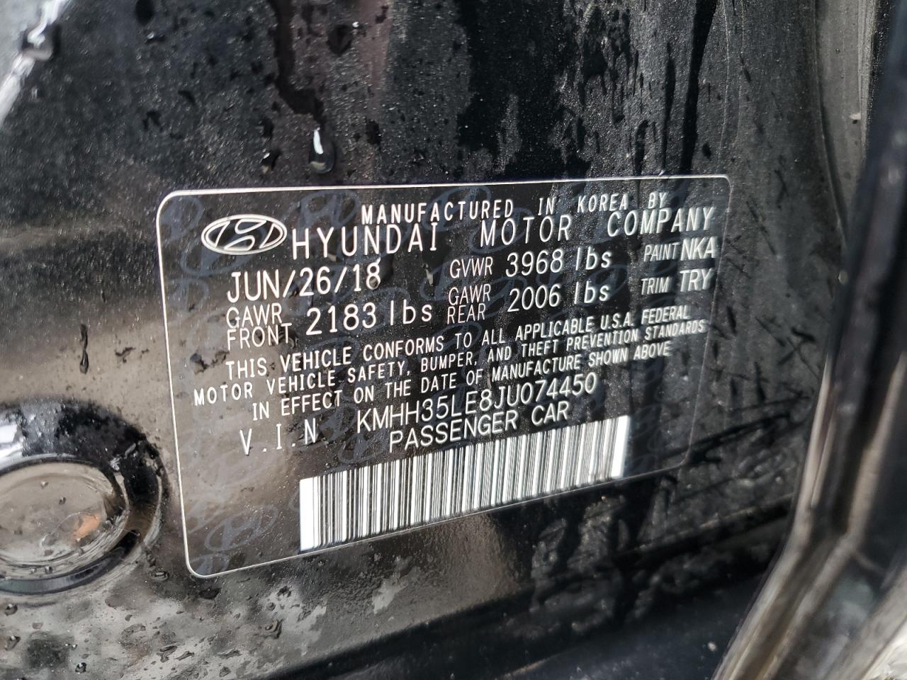 2018 Hyundai Elantra Gt vin: KMHH35LE8JU074450