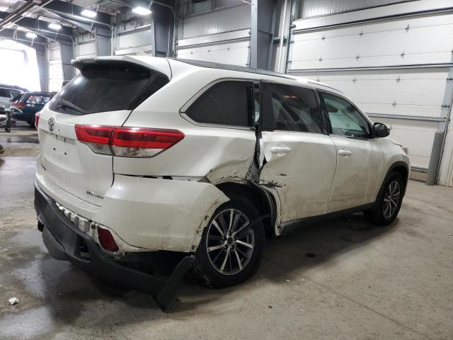 VIN 5TDJZRFH2KS580055 2019 Toyota Highlander, SE no.3