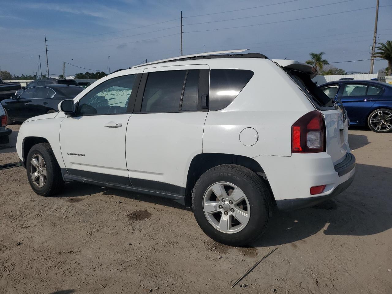 1C4NJCEA7GD735826 2016 Jeep Compass Latitude