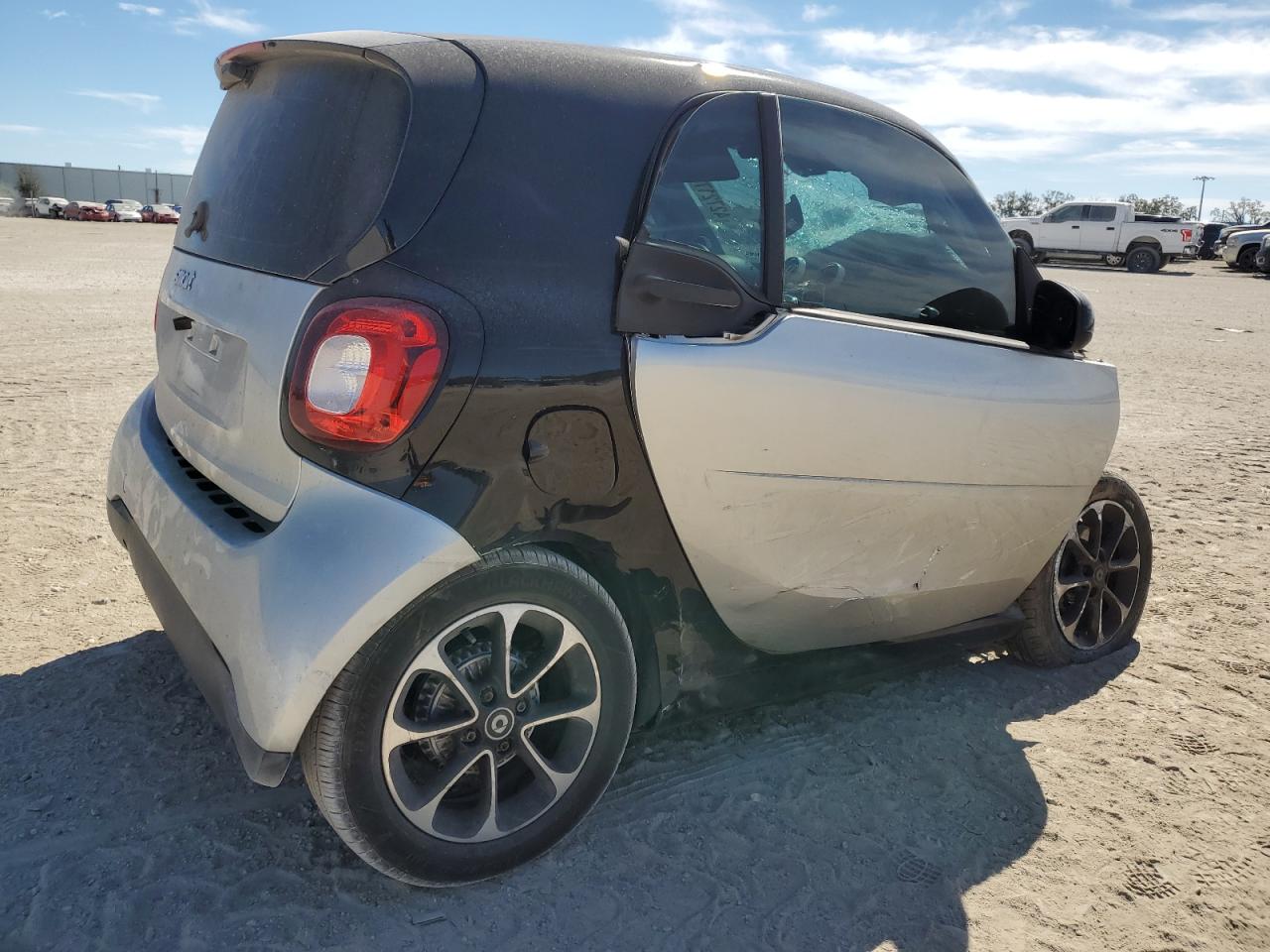 WMEFJ5DAXGK068359 2016 Smart Fortwo