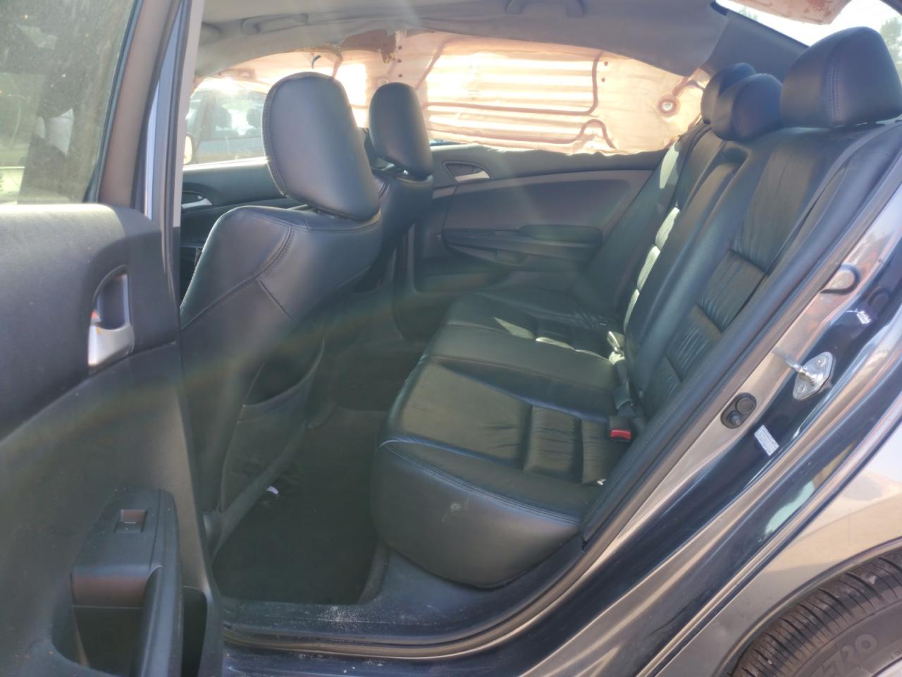 1HGCP2F66BA048469 2011 Honda Accord Se