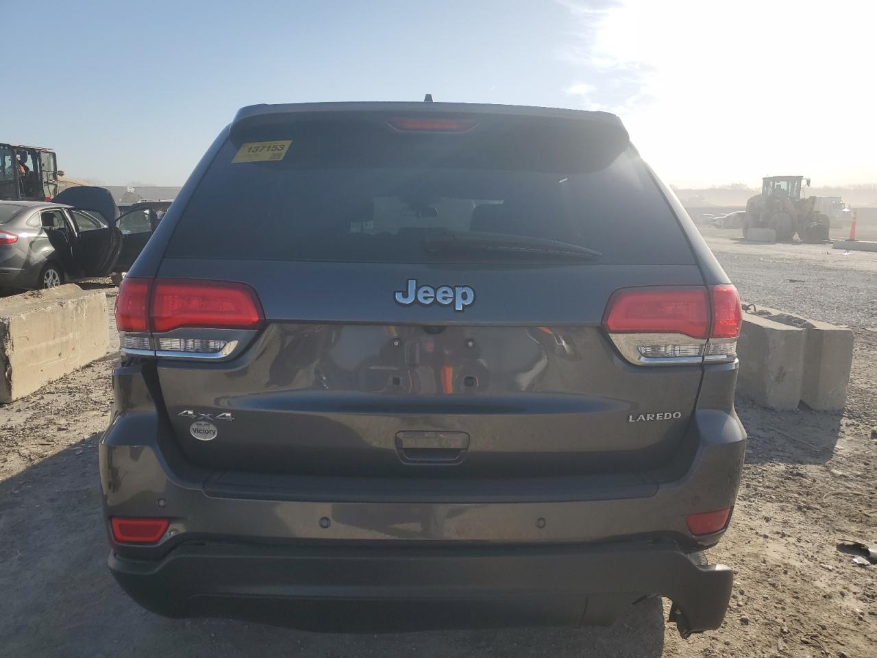 2019 Jeep Grand Cherokee Laredo vin: 1C4RJFAG8KC823540