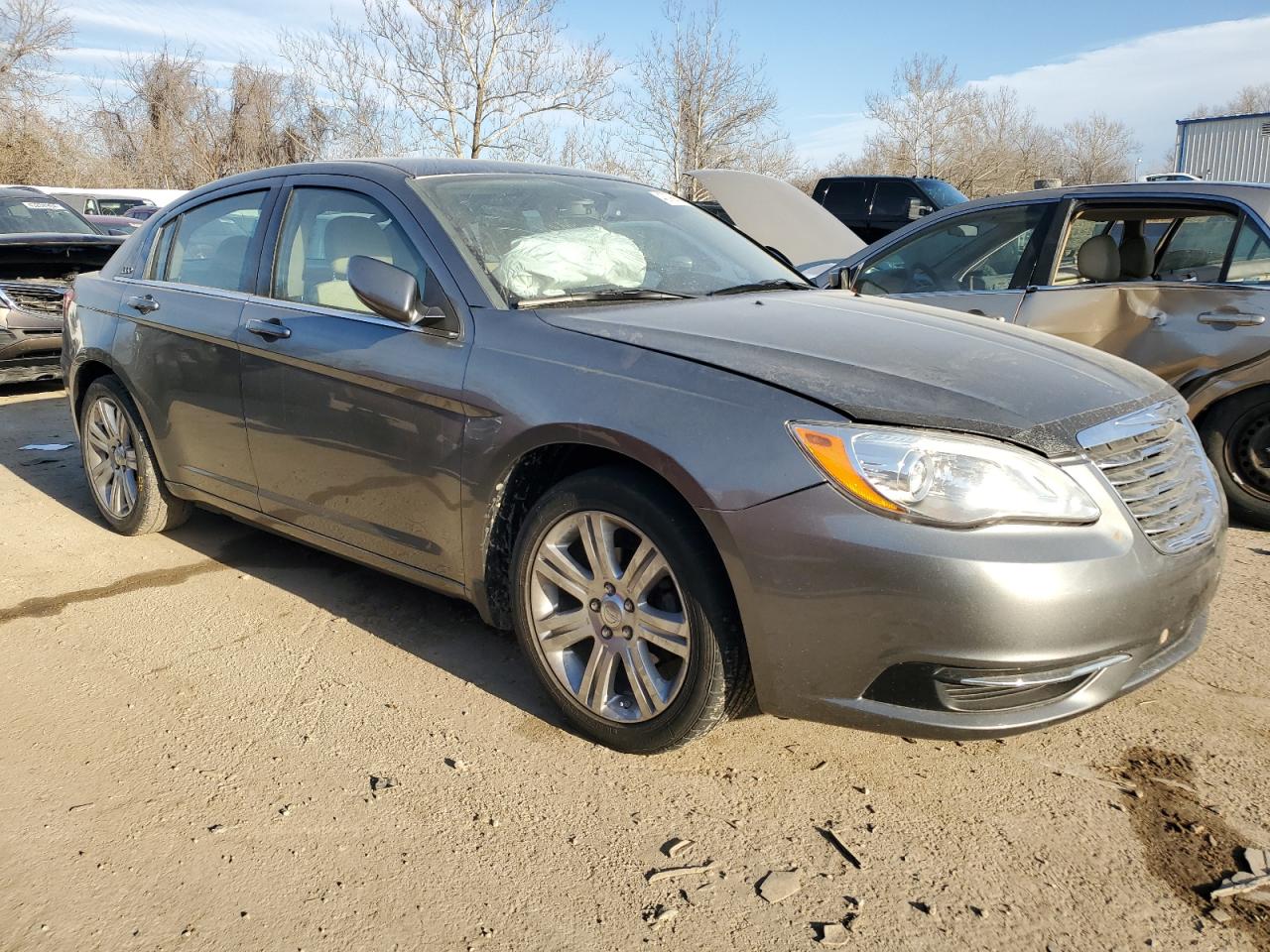 2013 Chrysler 200 Touring vin: 1C3CCBBB4DN654592