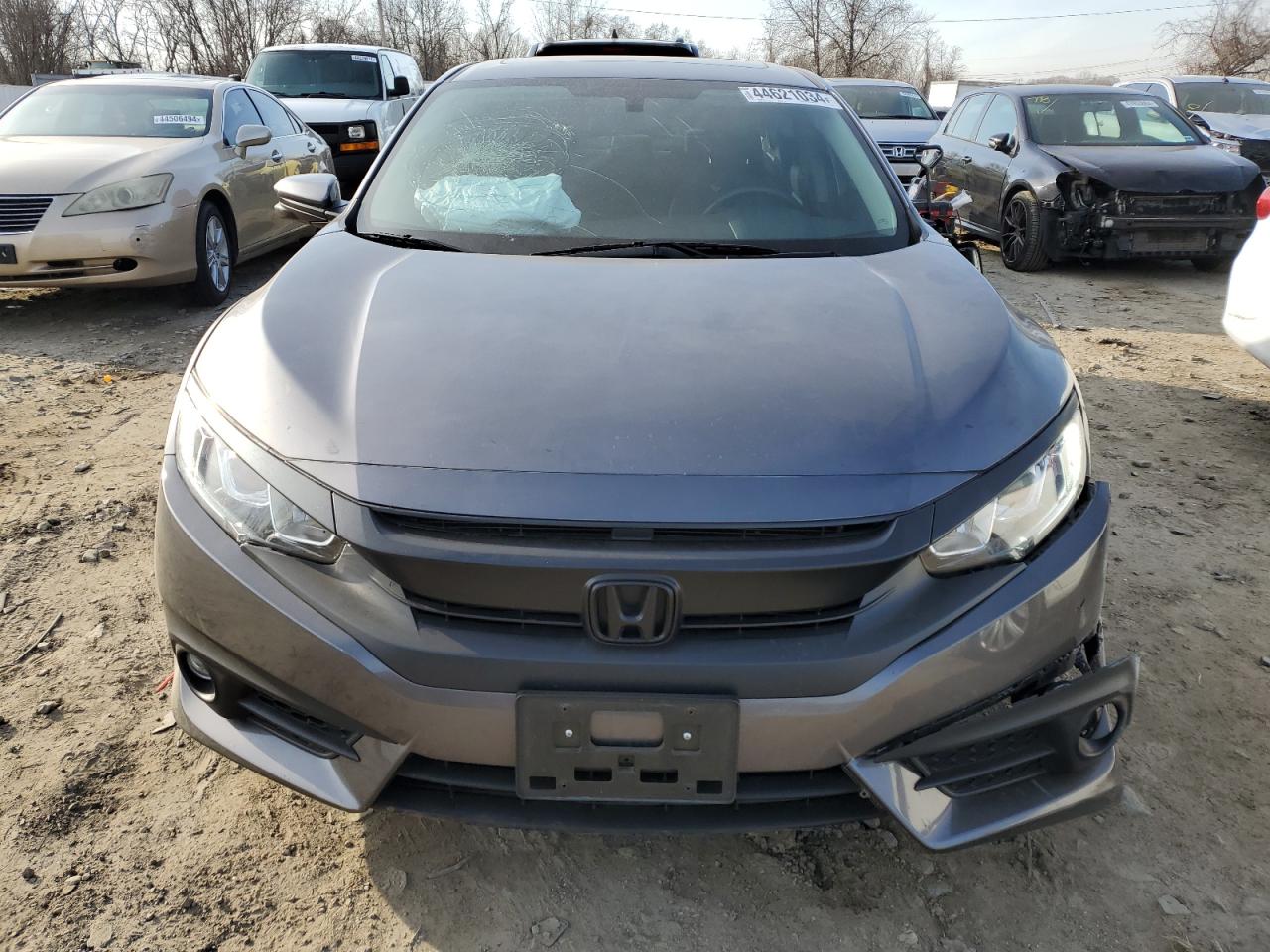 JHMFC1F38JX040133 2018 Honda Civic Ex