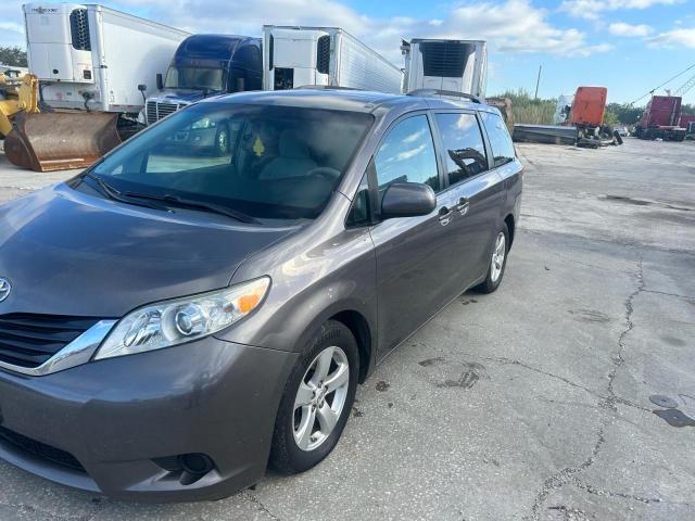 2011 Toyota Sienna - Image 2