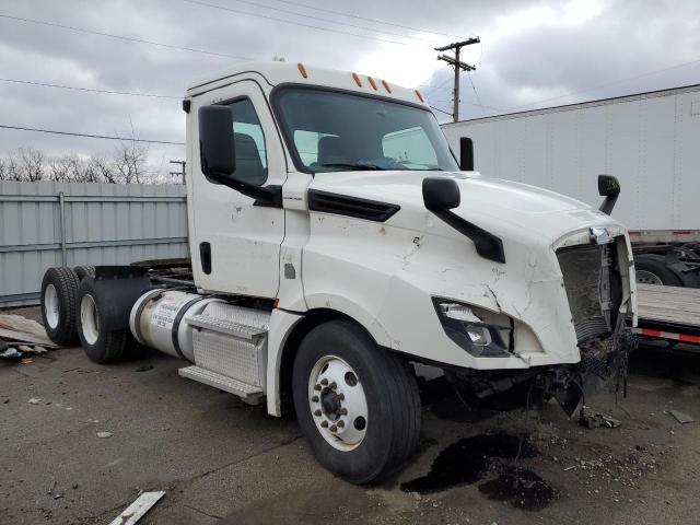 Lot #2447188692 2020 FREIGHTLINER CASCADIA 1 salvage car