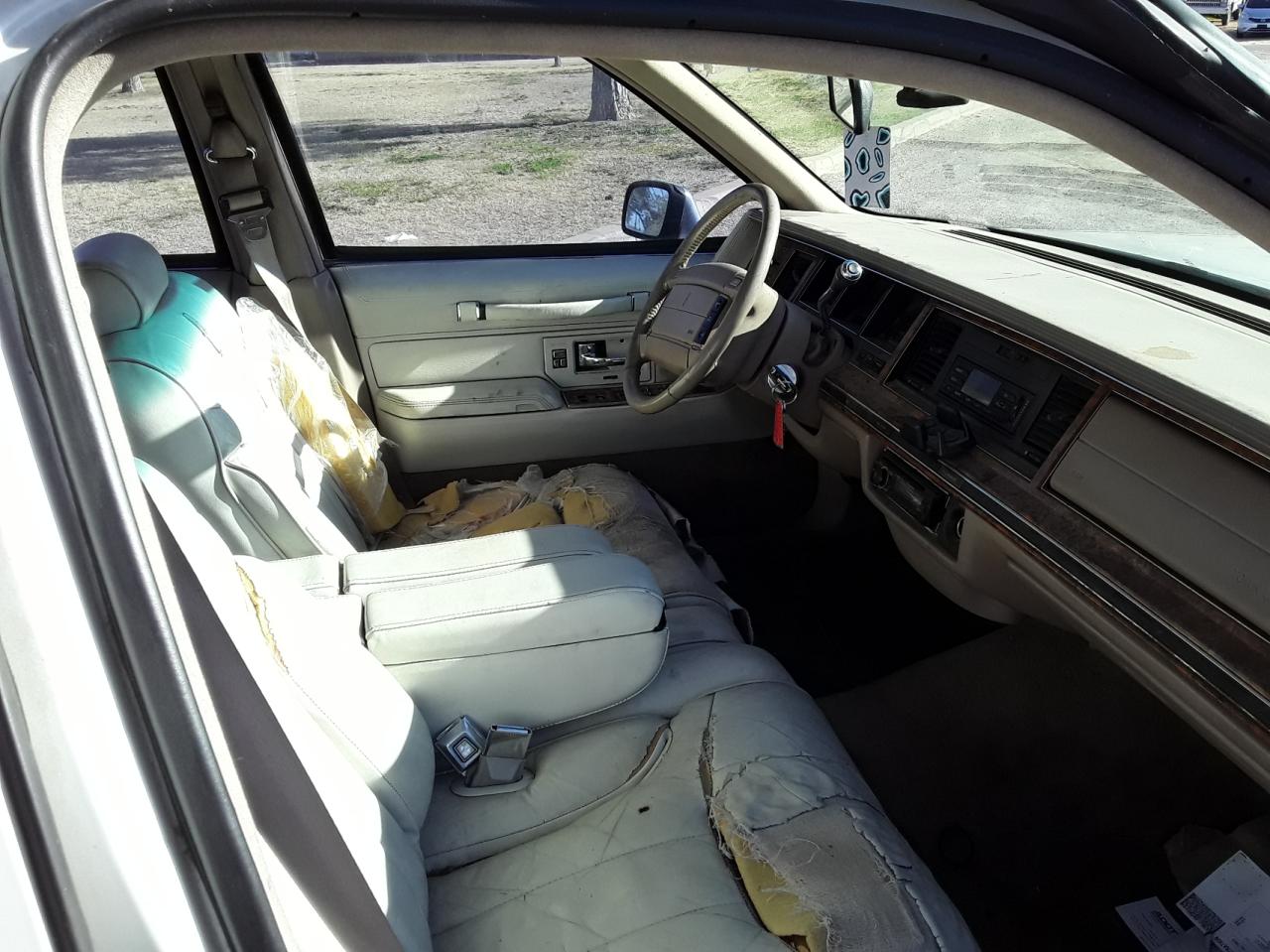 1lnlm82w5py743570 1LNLM82W5PY743570 1993 Lincoln Town Car Signature
