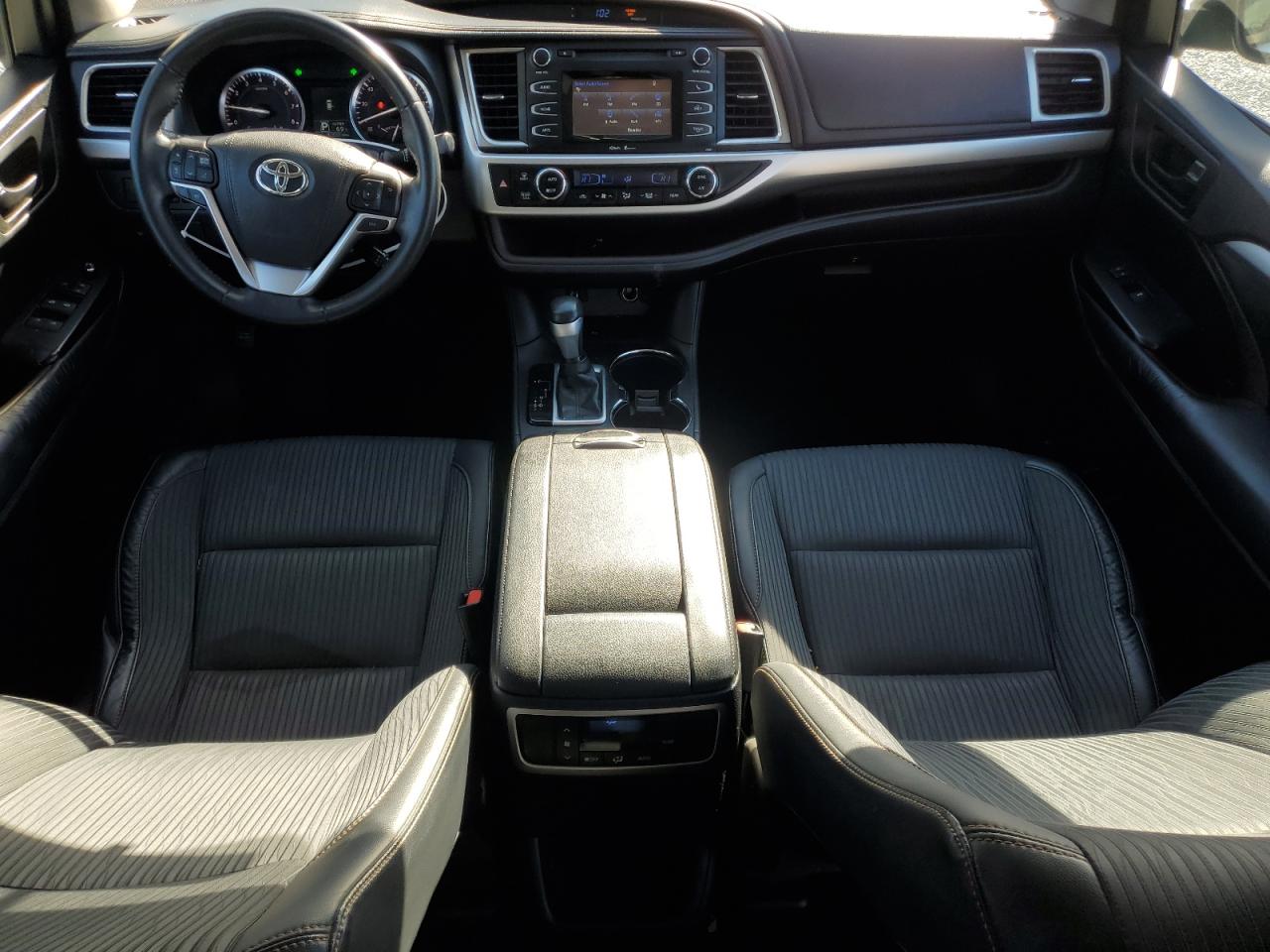 5TDZKRFH1FS102335 2015 Toyota Highlander Le