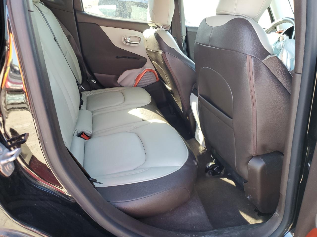 ZACCJABT7FPB22350 2015 Jeep Renegade Latitude