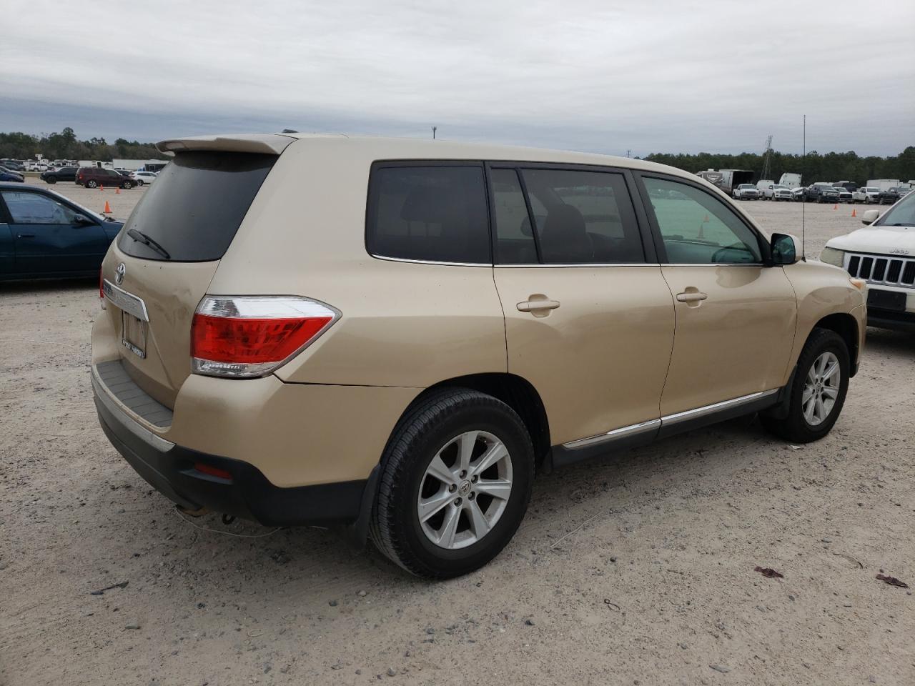 5tdza3eh4bs013306 5TDZA3EH4BS013306 2011 Toyota Highlander Base