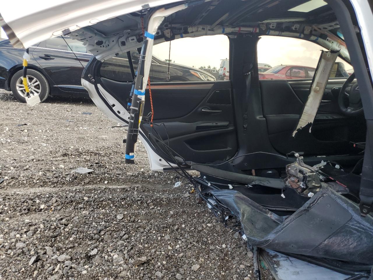 58AGZ1B18NU138759 2022 Lexus Es 350 Base