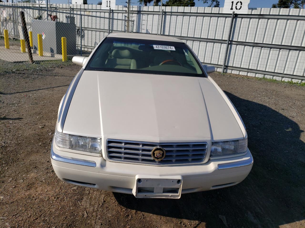 1G6EL12Y9YB704478 2000 Cadillac Eldorado Esc