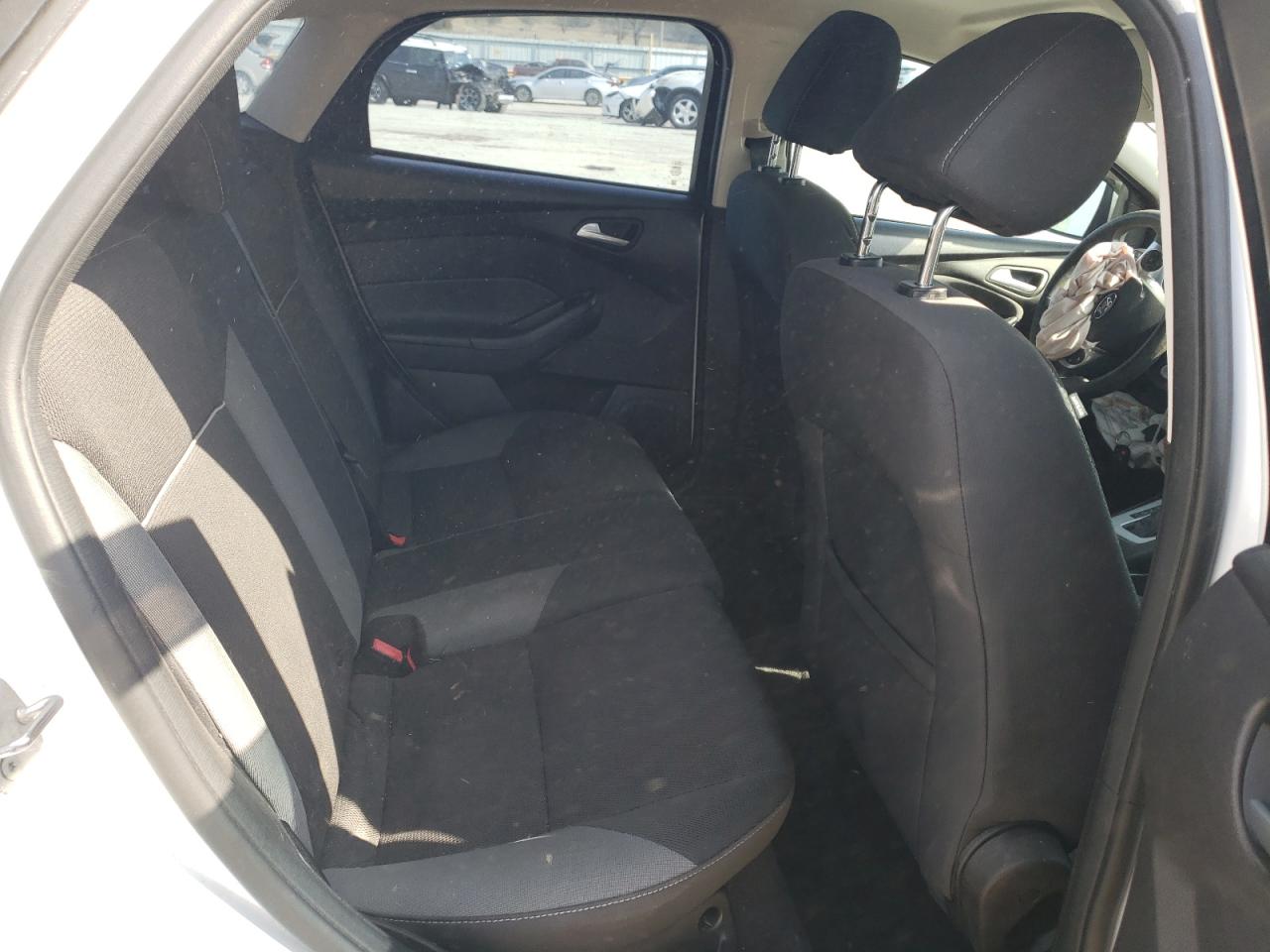 1FADP3K27EL364117 2014 Ford Focus Se