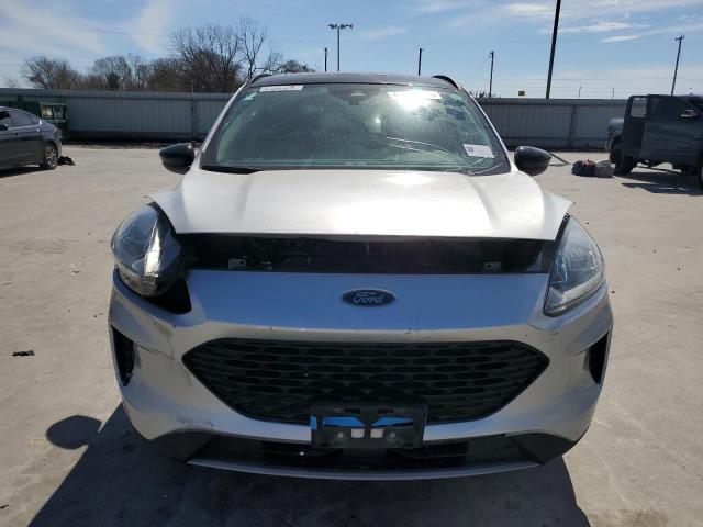 Lot #2361576821 2020 FORD ESCAPE SE salvage car