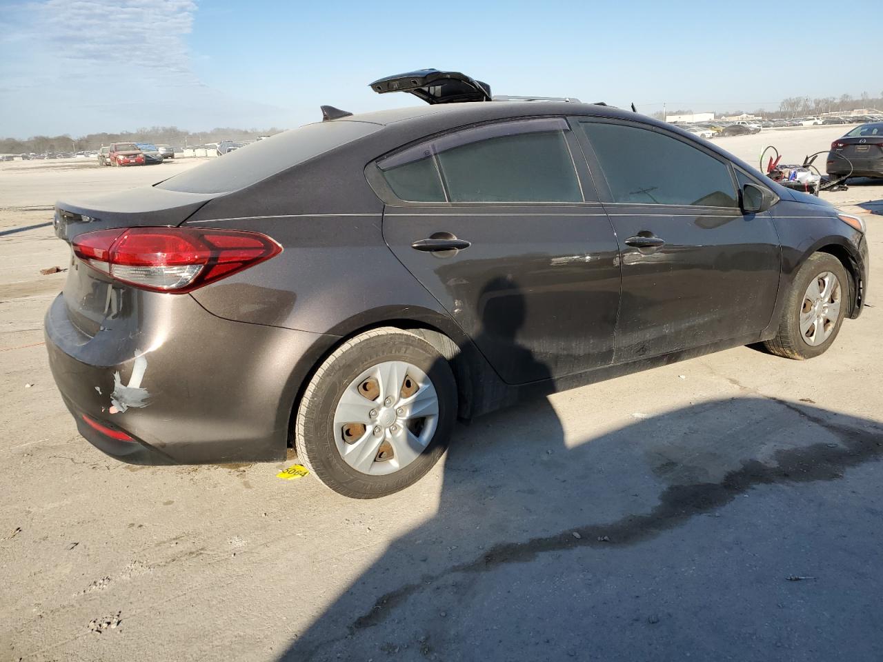 2017 Kia Forte Lx vin: 3KPFK4A74HE046196