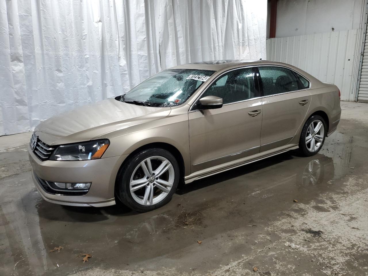 1VWCM7A32FC027837 2015 Volkswagen Passat Sel