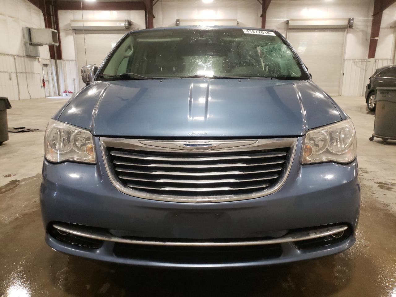 2A4RR8DG5BR785119 2011 Chrysler Town & Country Touring L