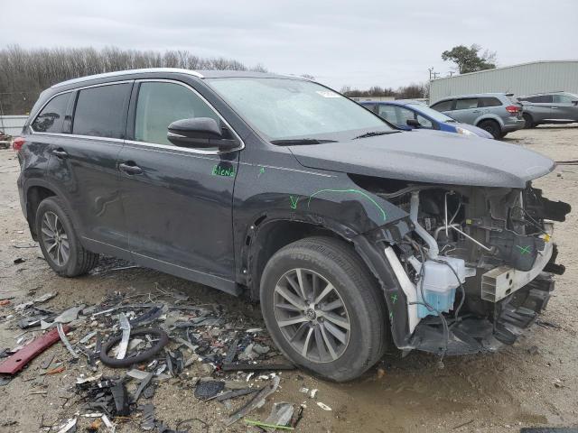 VIN 5TDJZRFH0KS997660 2019 Toyota Highlander, SE no.4