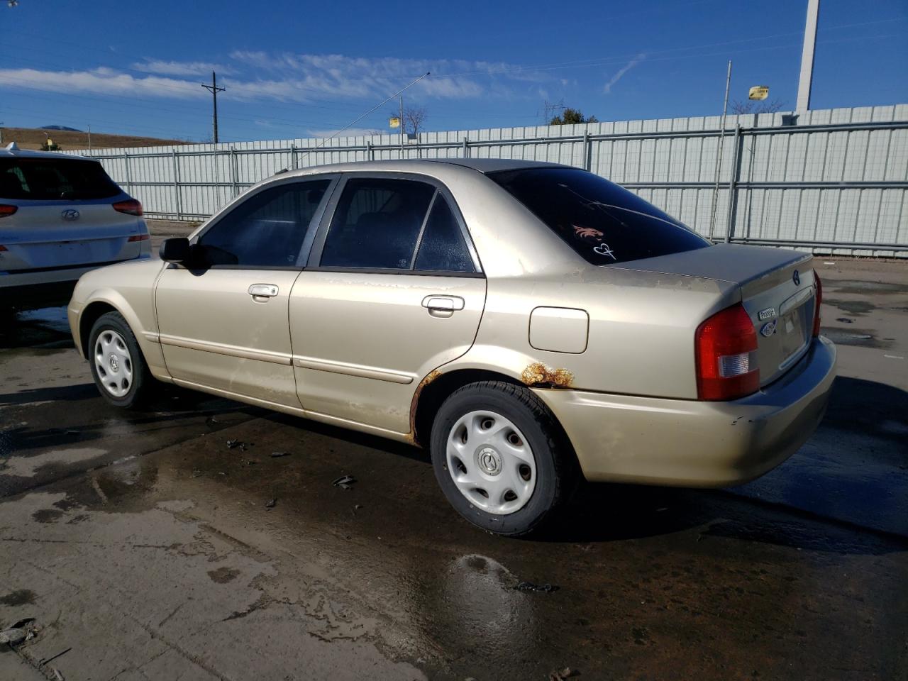 JM1BJ222010402621 2001 Mazda Protege Dx