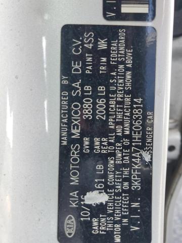 2017 Kia Forte - Image 12