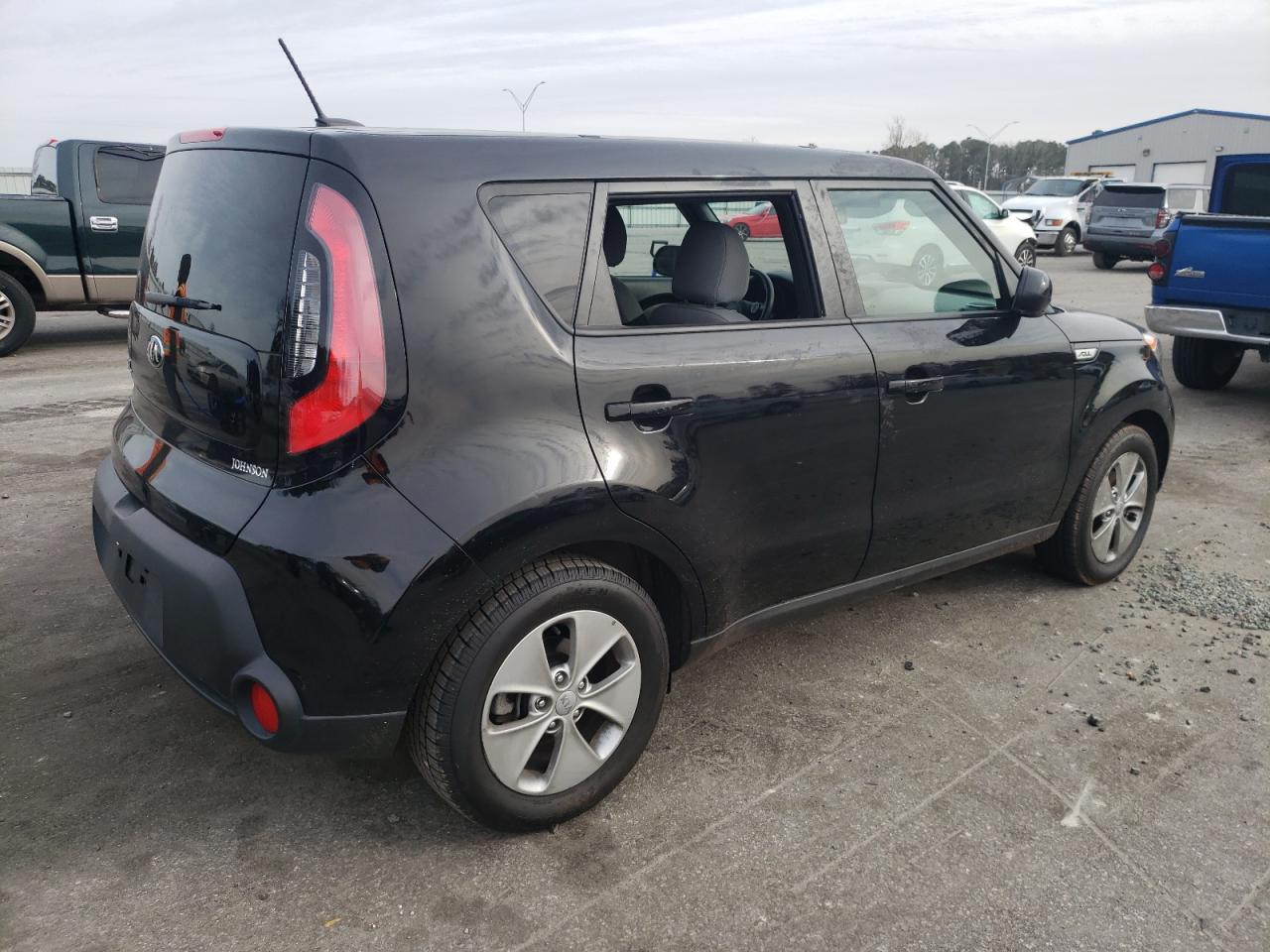 KNDJN2A2XG7303886 2016 Kia Soul