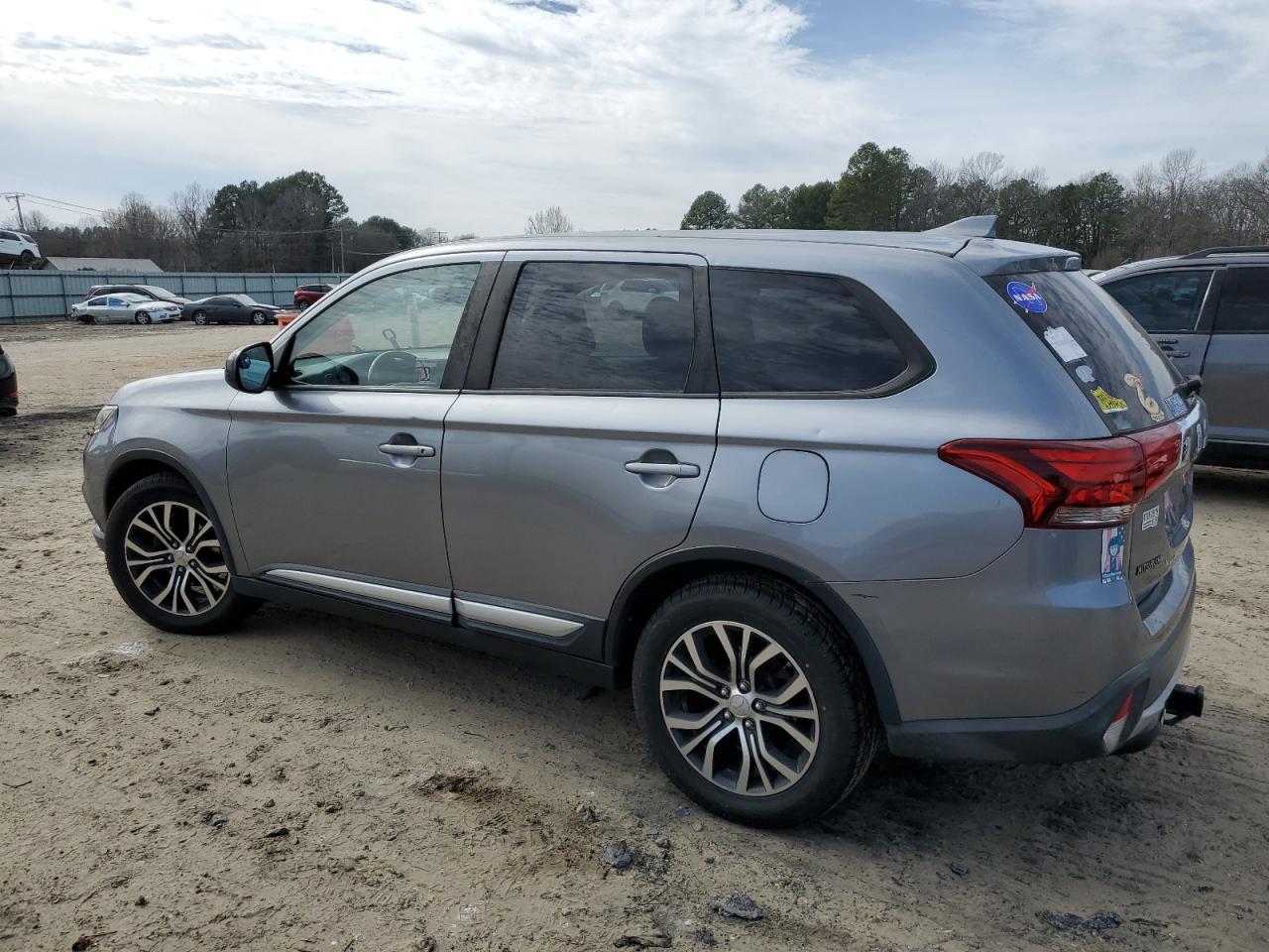 2017 Mitsubishi Outlander Es vin: JA4AZ2A35HZ017280