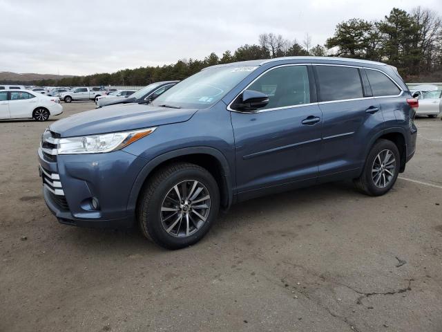 VIN 5TDJZRFH7KS738258 2019 Toyota Highlander, SE no.1