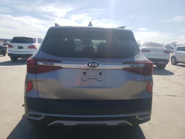 2021 Kia Seltos S VIN: KNDEUCA29M7056737 Lot: 42881424