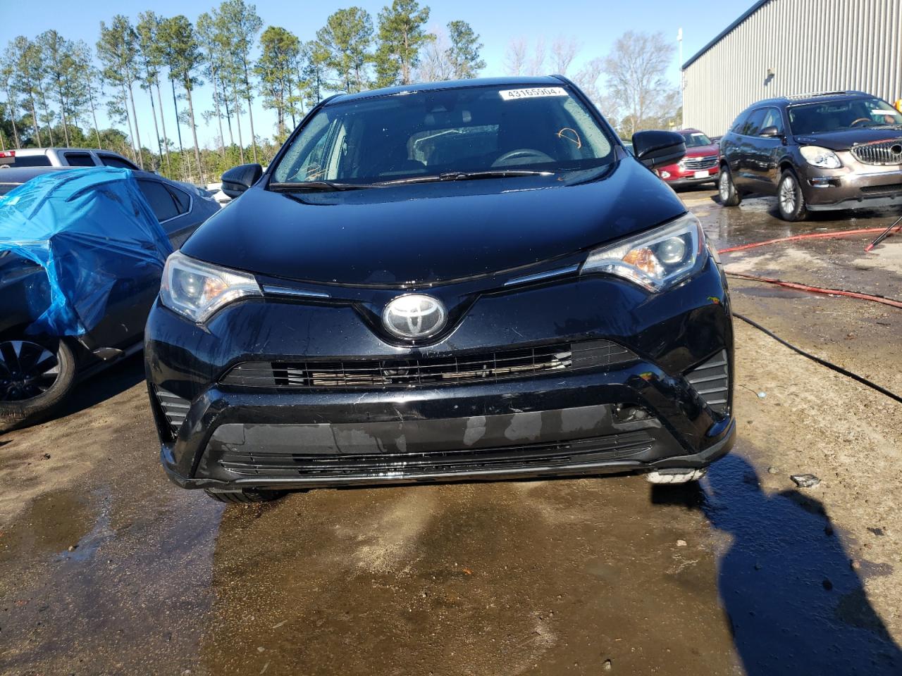 2T3ZFREV9HW363287 2017 Toyota Rav4 Le