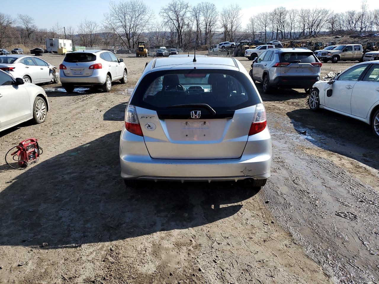 JHMGE8H38DC053111 2013 Honda Fit