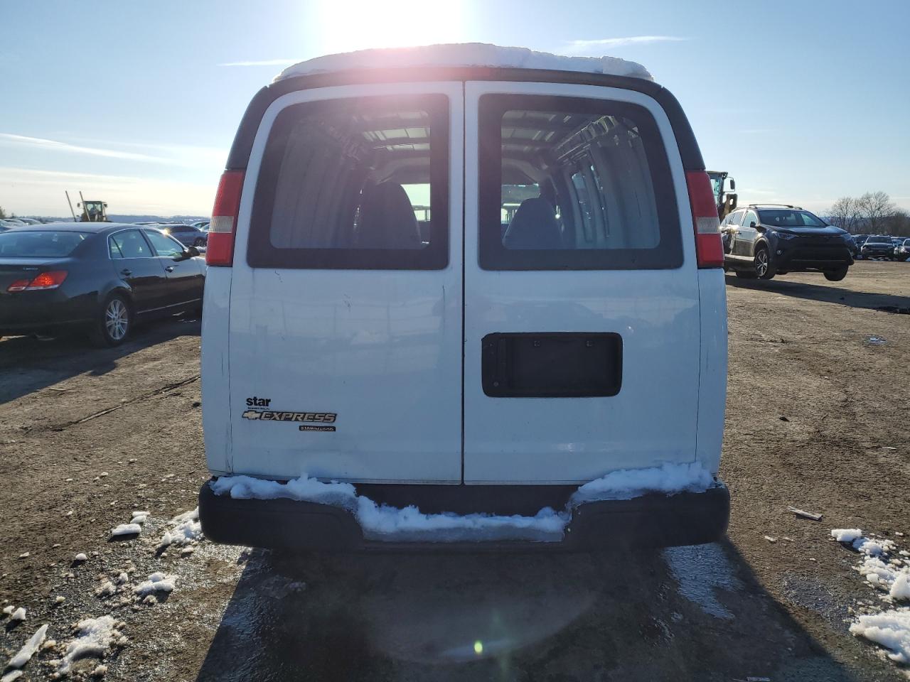 1GCSGAFX7C1132976 2012 Chevrolet Express G1500