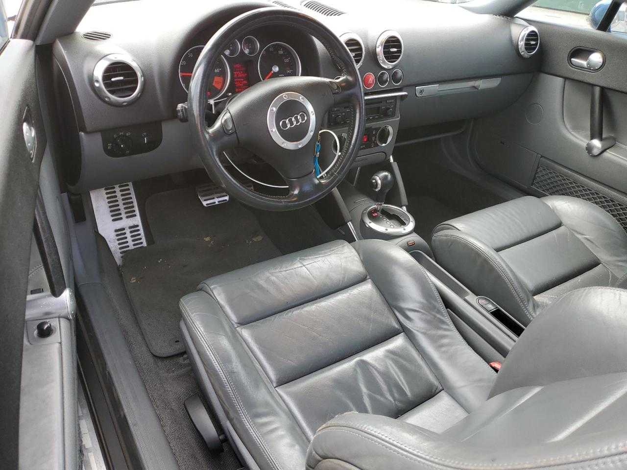 TRUSC28N441008135 2004 Audi Tt